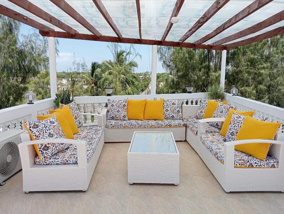 Patio, Balcony/Terrace, Balcony/Terrace