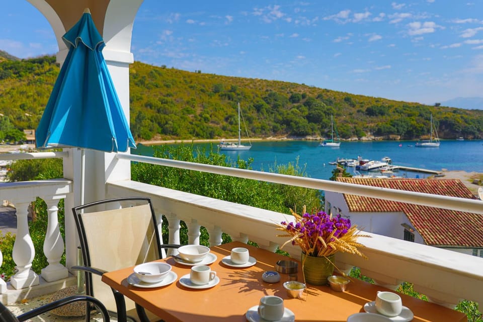 Patio, Day, Natural landscape, View (from property/room), Balcony/Terrace, Dining area, Mountain view, Sea view