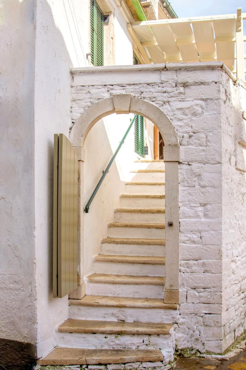 Facade/entrance, Day