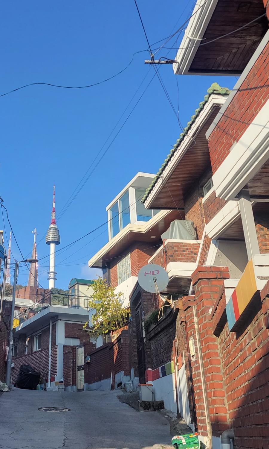 Day, Neighbourhood, City view, Street view