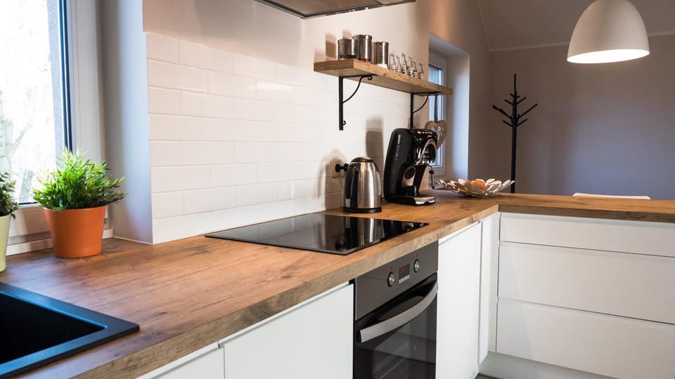Coffee/tea facilities, Kitchen or kitchenette, Dining area