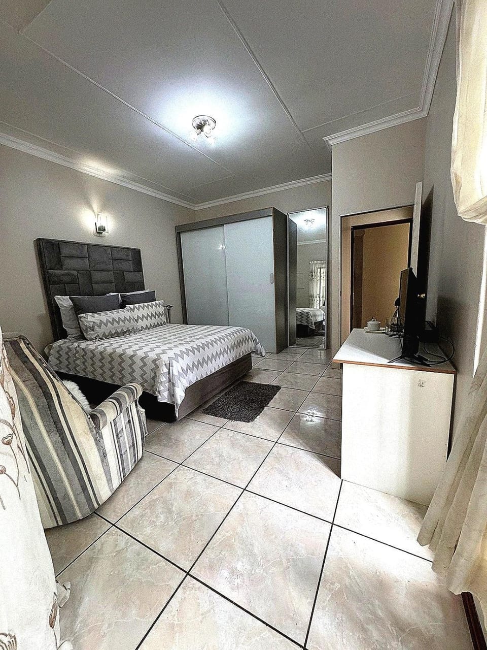 Zee Lifestyle Guesthouse Bed and Breakfast in Gauteng