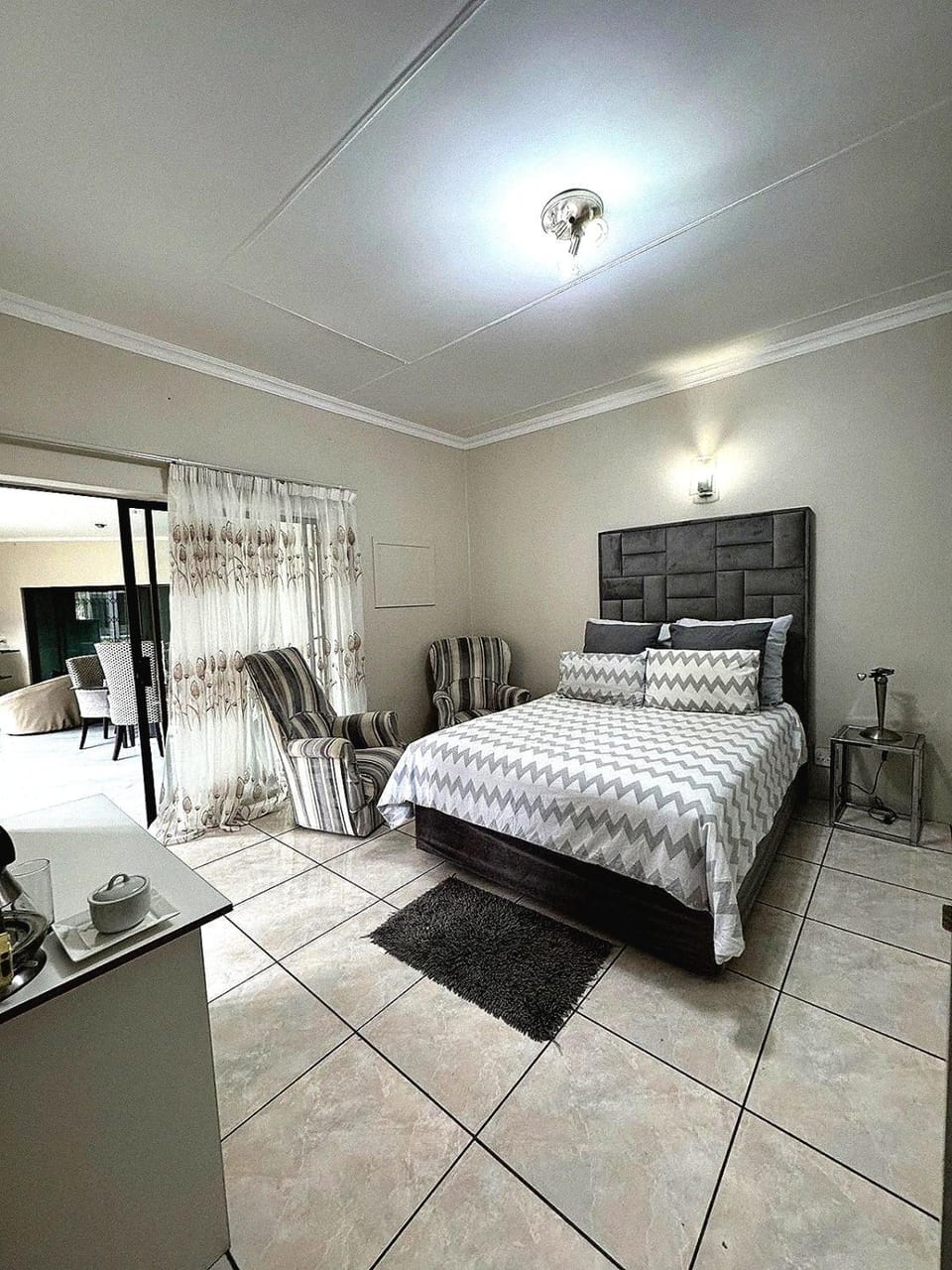 Zee Lifestyle Guesthouse Bed and Breakfast in Gauteng