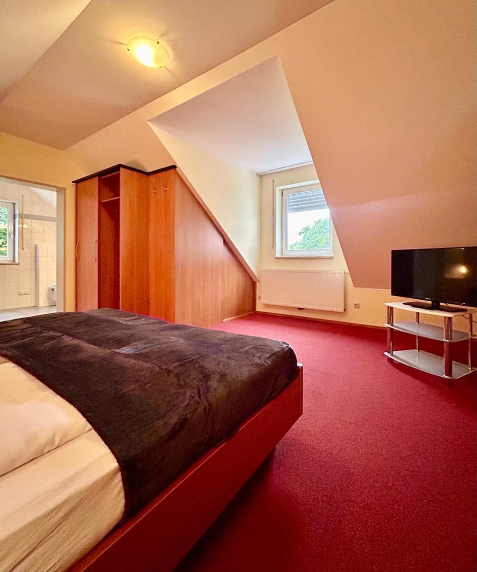 Bed, Bedroom, wardrobe