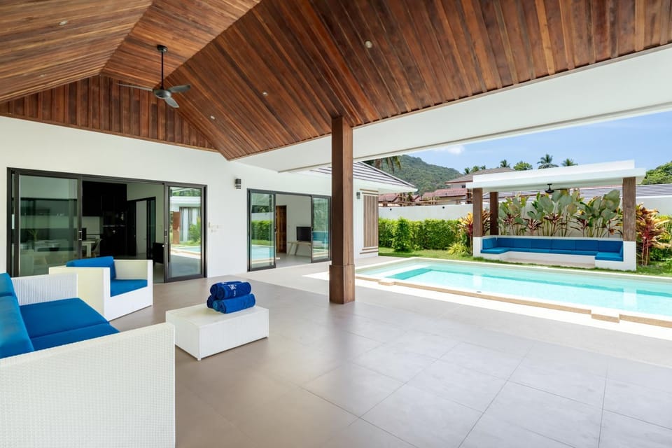 Patio, Natural landscape, Pool view, Swimming pool, Swimming pool, sunbed