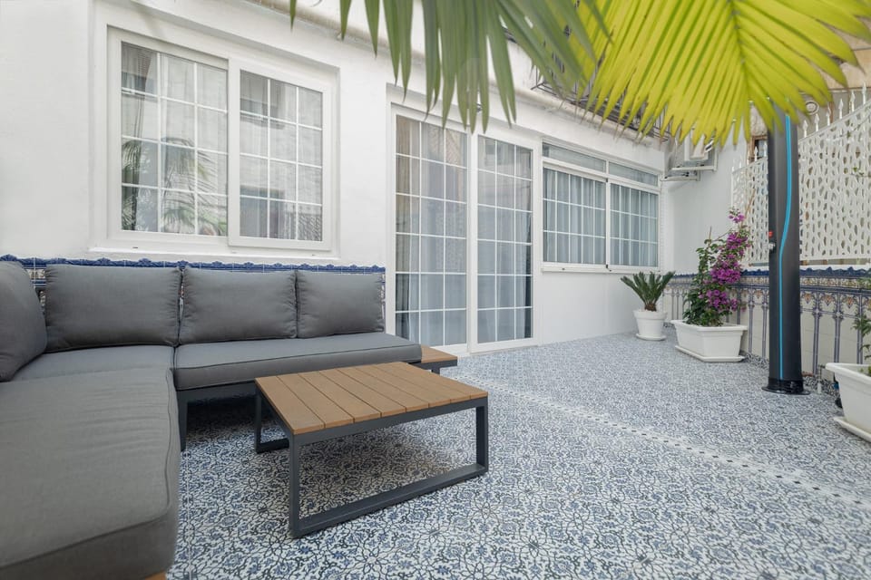 Shower, Patio, Seating area