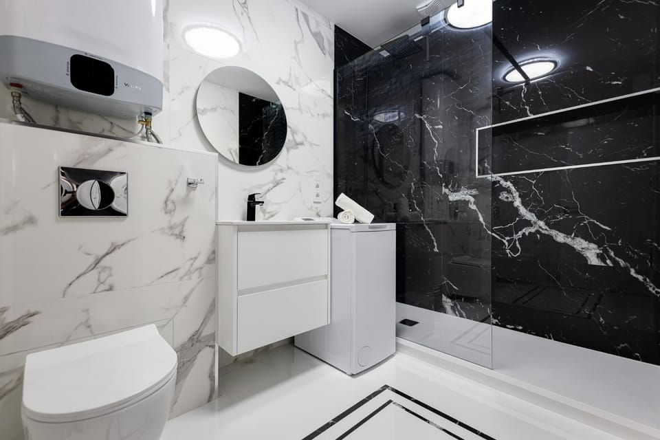 Shower, Toilet, Bathroom, towels