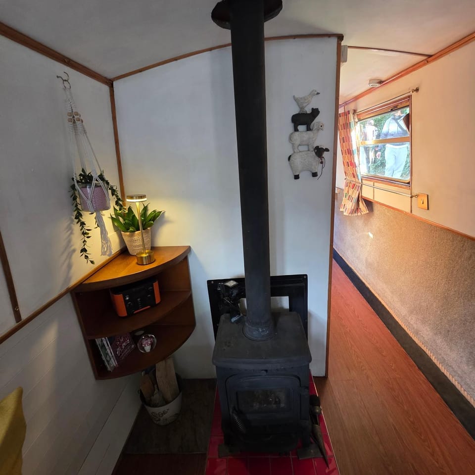 Canal Boat Experience in Little Venice for Family & Friends Docked boat in City of Westminster