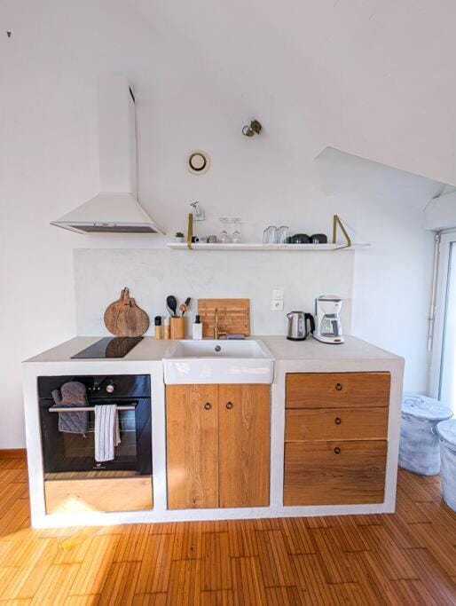 Coffee/tea facilities, Kitchen or kitchenette, minibar, stove, toaster