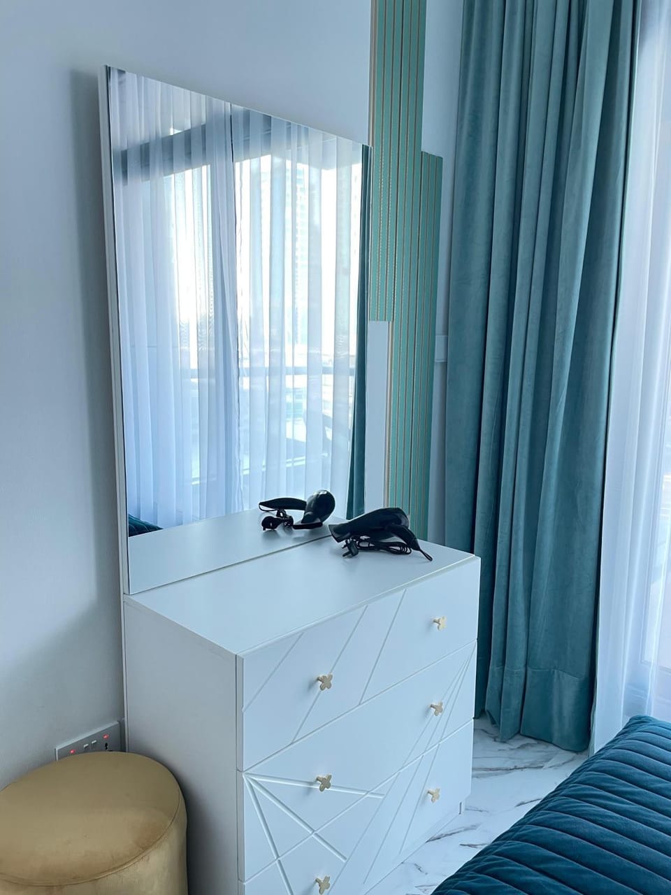 Bedroom, hair dresser