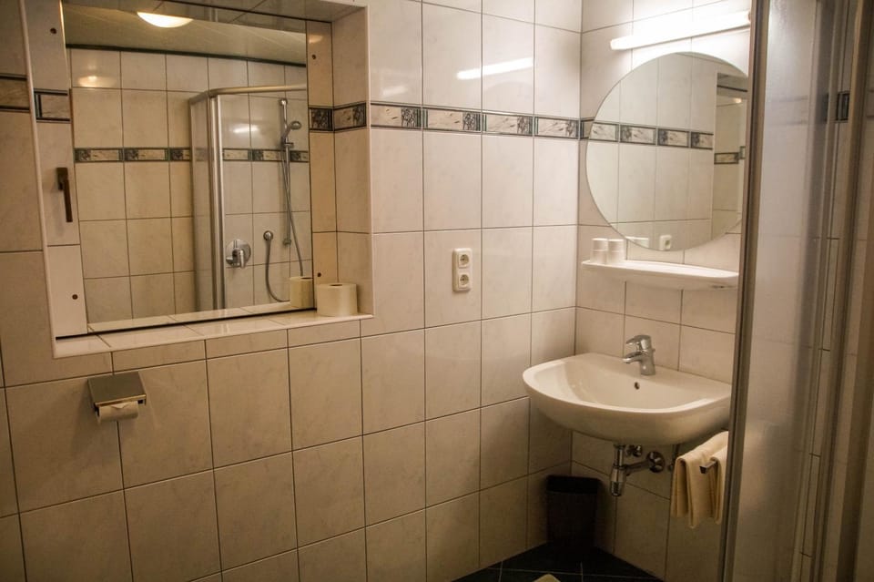 Shower, Bathroom