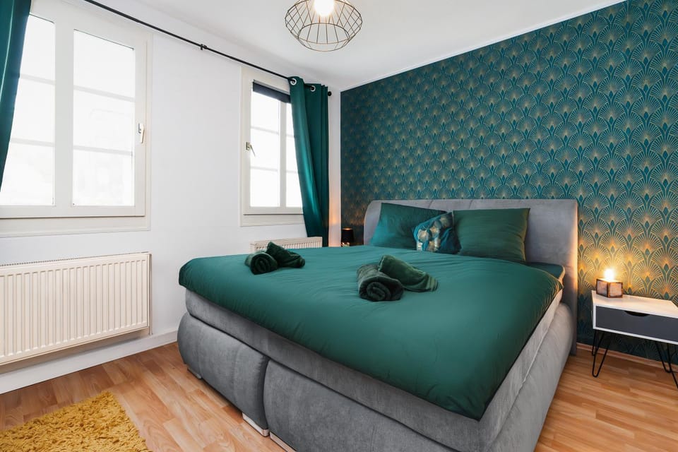 Bed, Bedroom