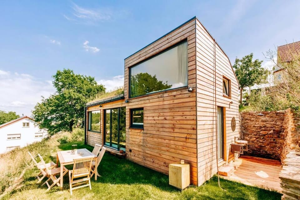 Property building, Spring, Day, Garden, Garden view