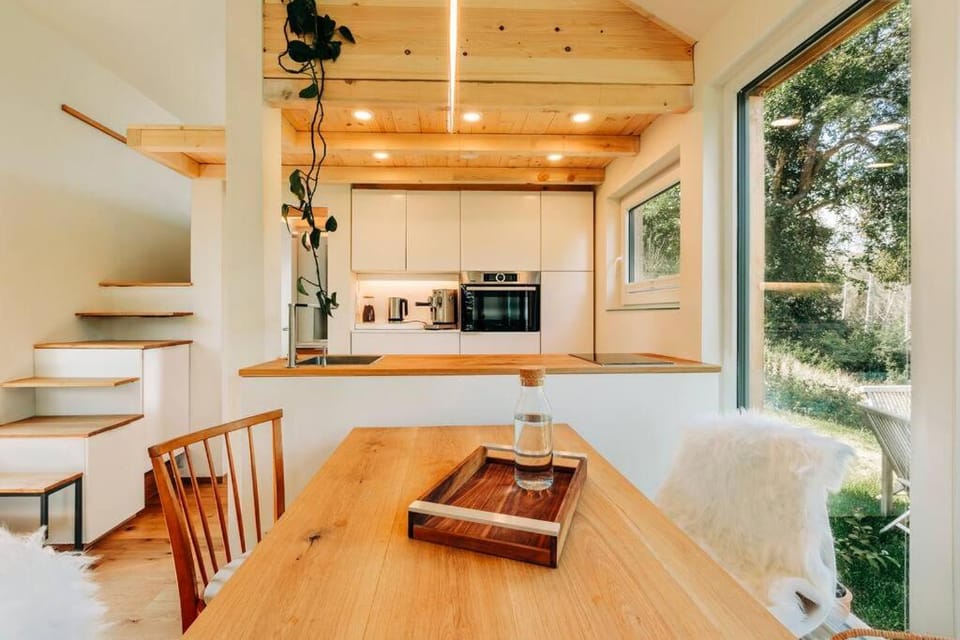 Kitchen or kitchenette, Seating area, Dining area