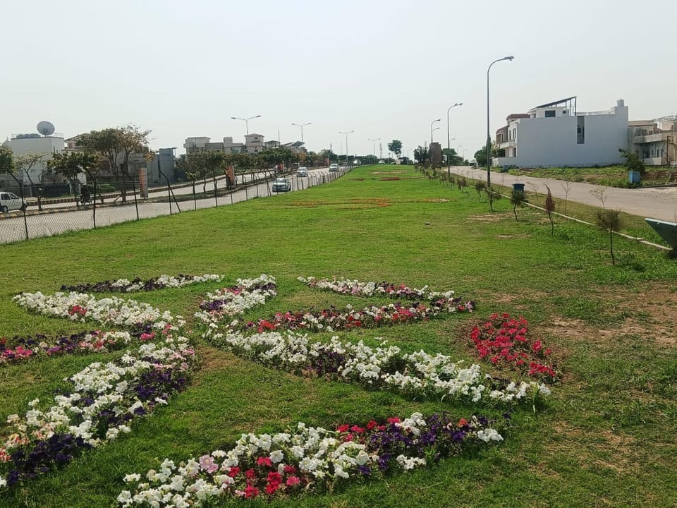 Capital Guest House, Islamabad near Bahria Town , Rawalpindi Bed and Breakfast in Islamabad