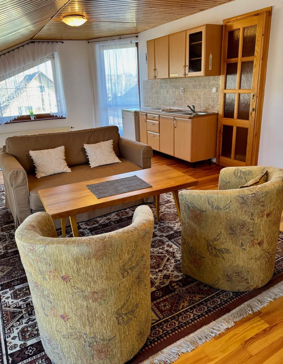 Kitchen or kitchenette, Living room, Seating area