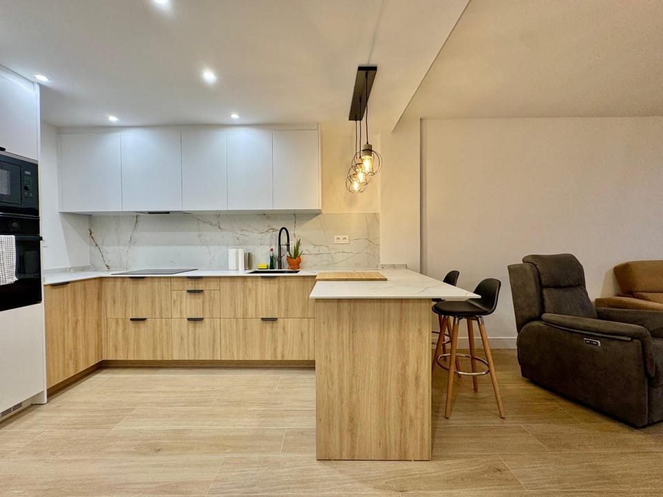 Kitchen or kitchenette, oven, stove