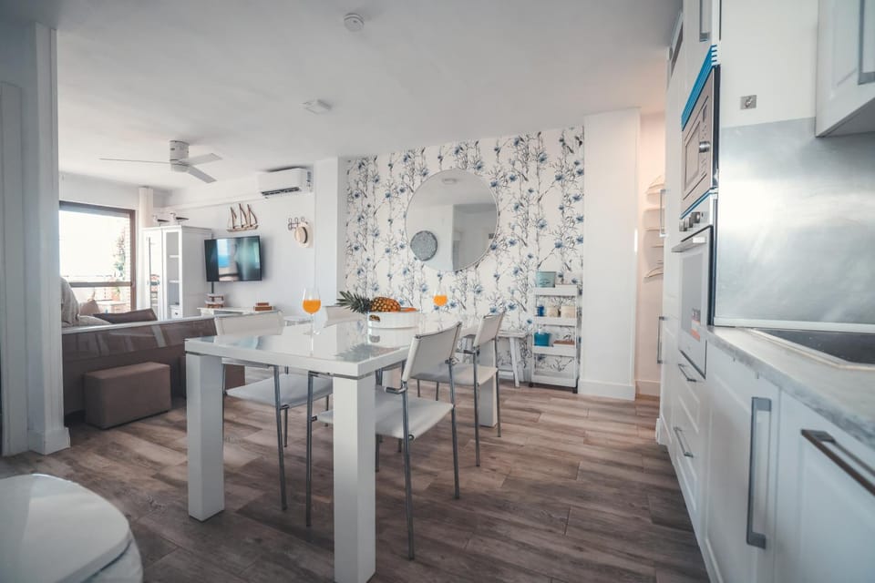 Kitchen or kitchenette, Living room, Seating area, Dining area, oven, stove, air conditioner