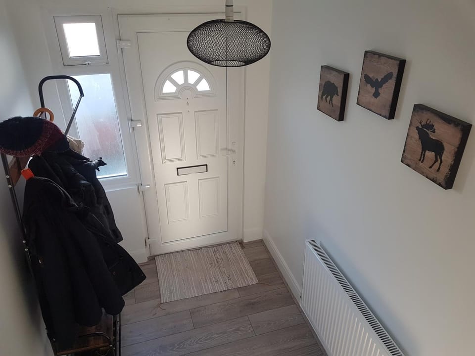 Double Bedroom in Sudbury Hill Wembley - 10 mins from Wembley Stadium Bed and Breakfast in Wembley