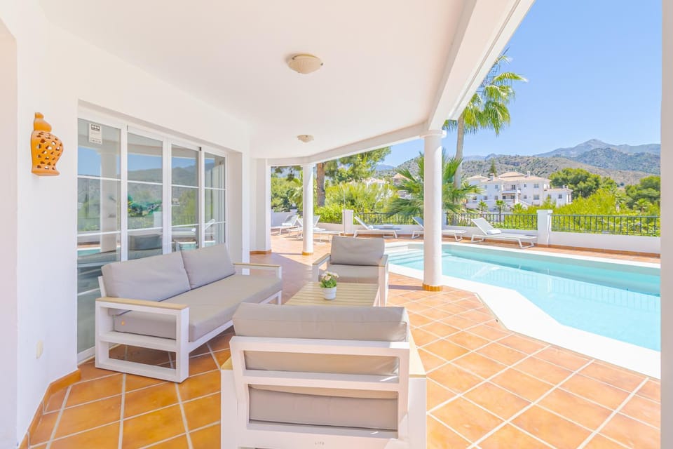 Mountain view, Swimming pool, sunbed
