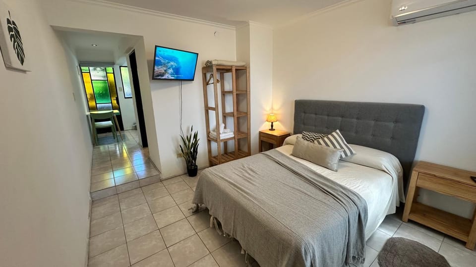 Bed, TV and multimedia, Bedroom, air conditioner