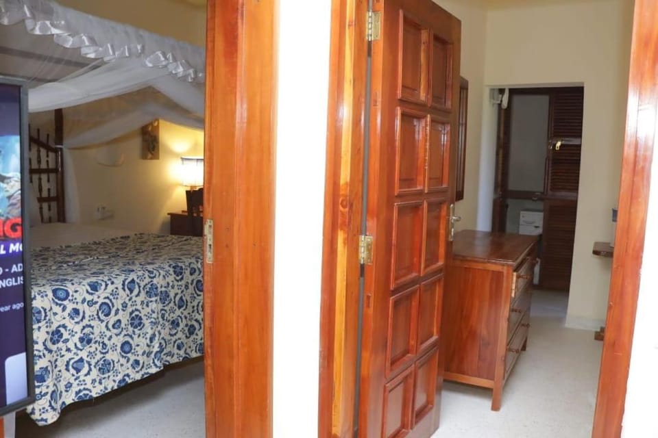 Tembo Beach Cottage , Ocean Beach Drive Apartment in Malindi