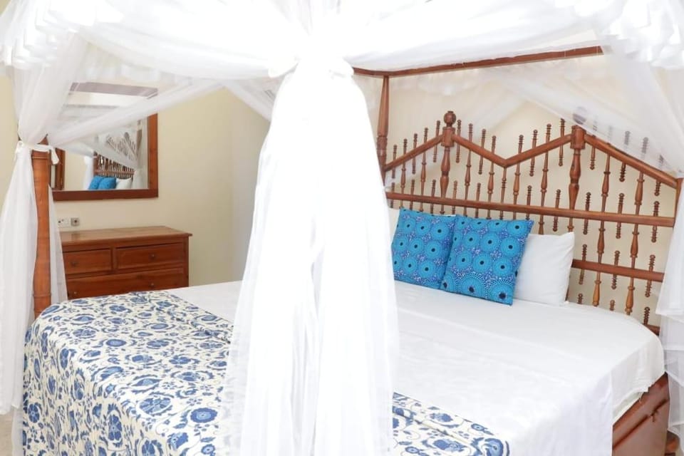 Tembo Beach Cottage , Ocean Beach Drive Apartment in Malindi