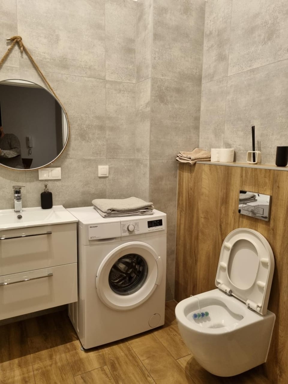 Toilet, washing machine