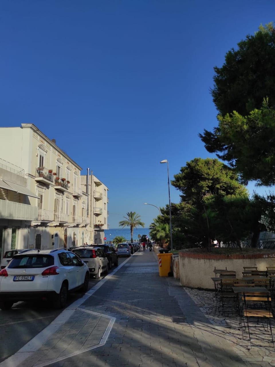 Neighbourhood, Street view