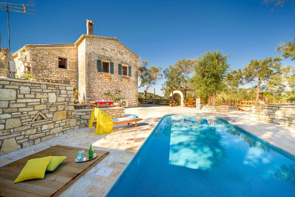 Day, Pool view, Swimming pool, sunbed
