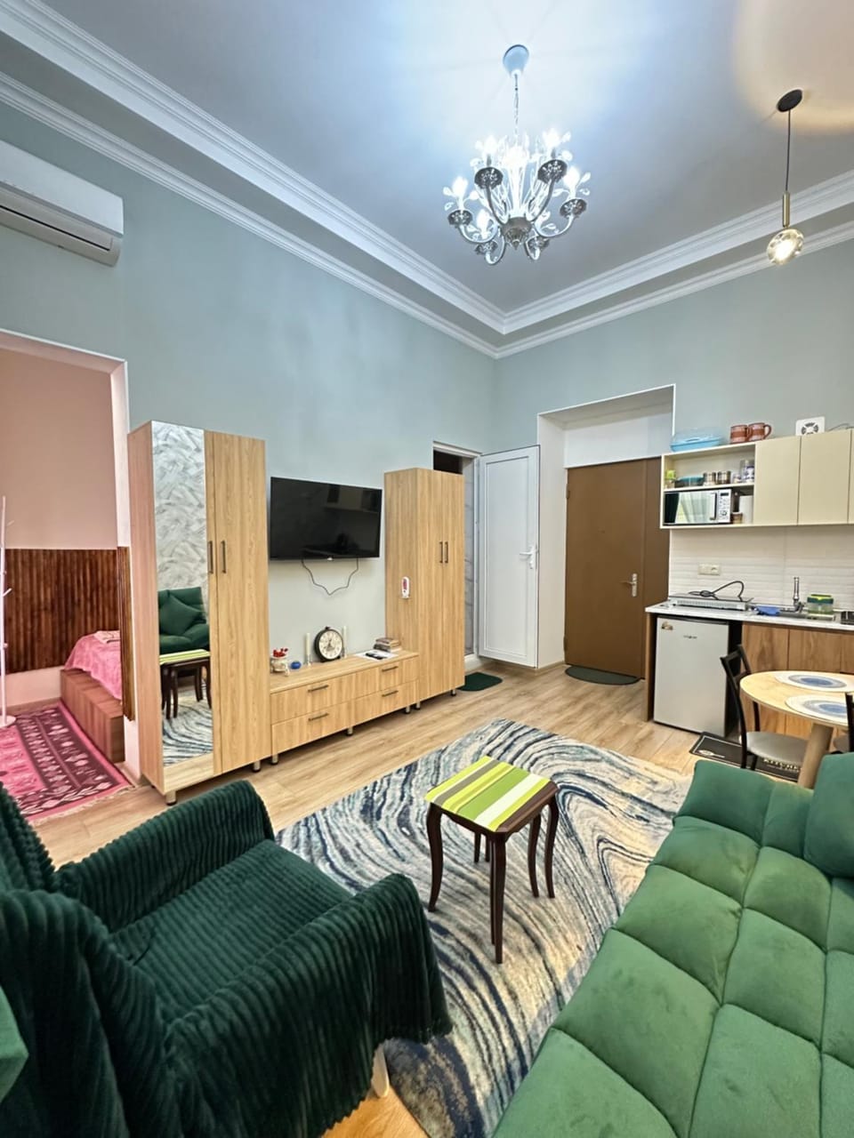 TV and multimedia, Seating area