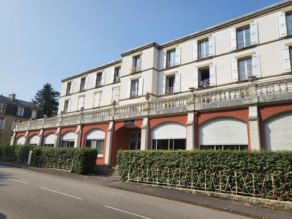 "Plage des Dunes" Grand Studio ouvert face à la plage! Avec 1 mezzanine et 1 alcôve Apartment in Fouesnant