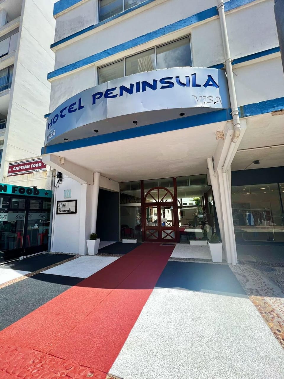 Facade/entrance