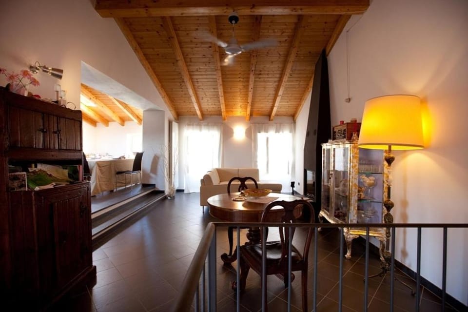 Lounge or bar, Seating area