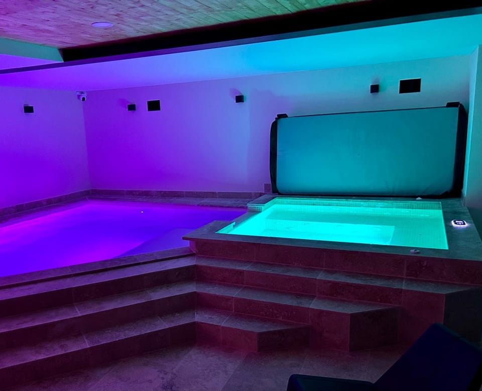 Hot Tub, Hot Tub, Pool view, Swimming pool