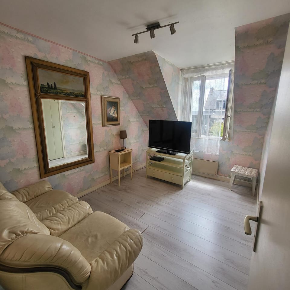 "Maison de Kerleven" face à la plage avec un environnement très agréable, à 5 minutes du Golf!! House in Fouesnant