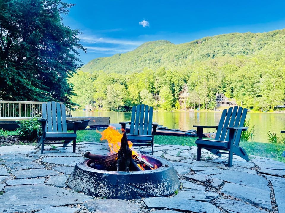 Summerscales - Beautiful Newly Built Lake House House in Lake Lure