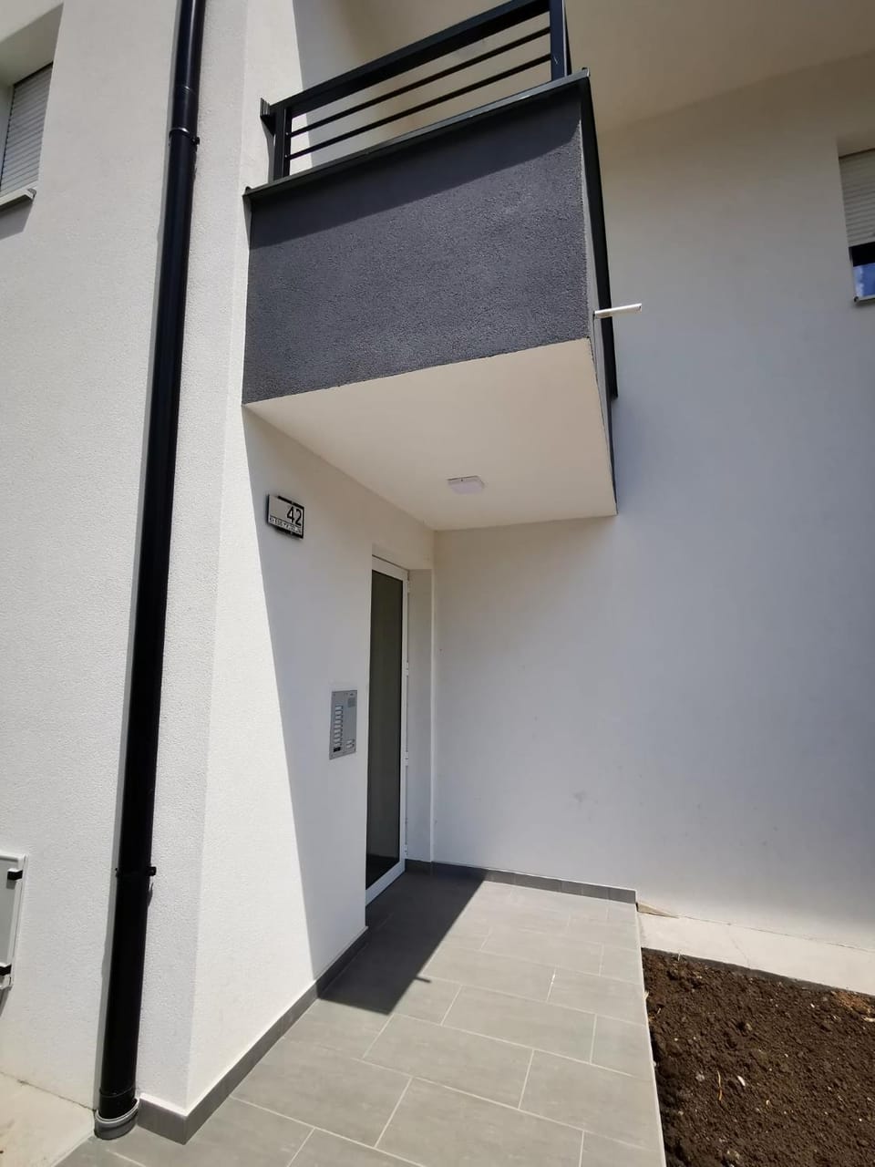 Facade/entrance