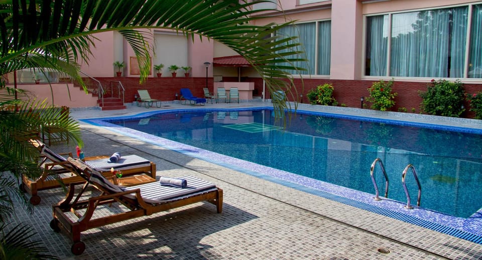 Swimming pool, Swimming pool