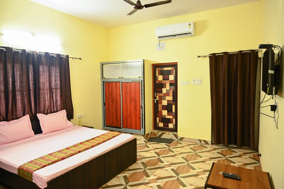 Neerja Guest House Bed and Breakfast in Varanasi