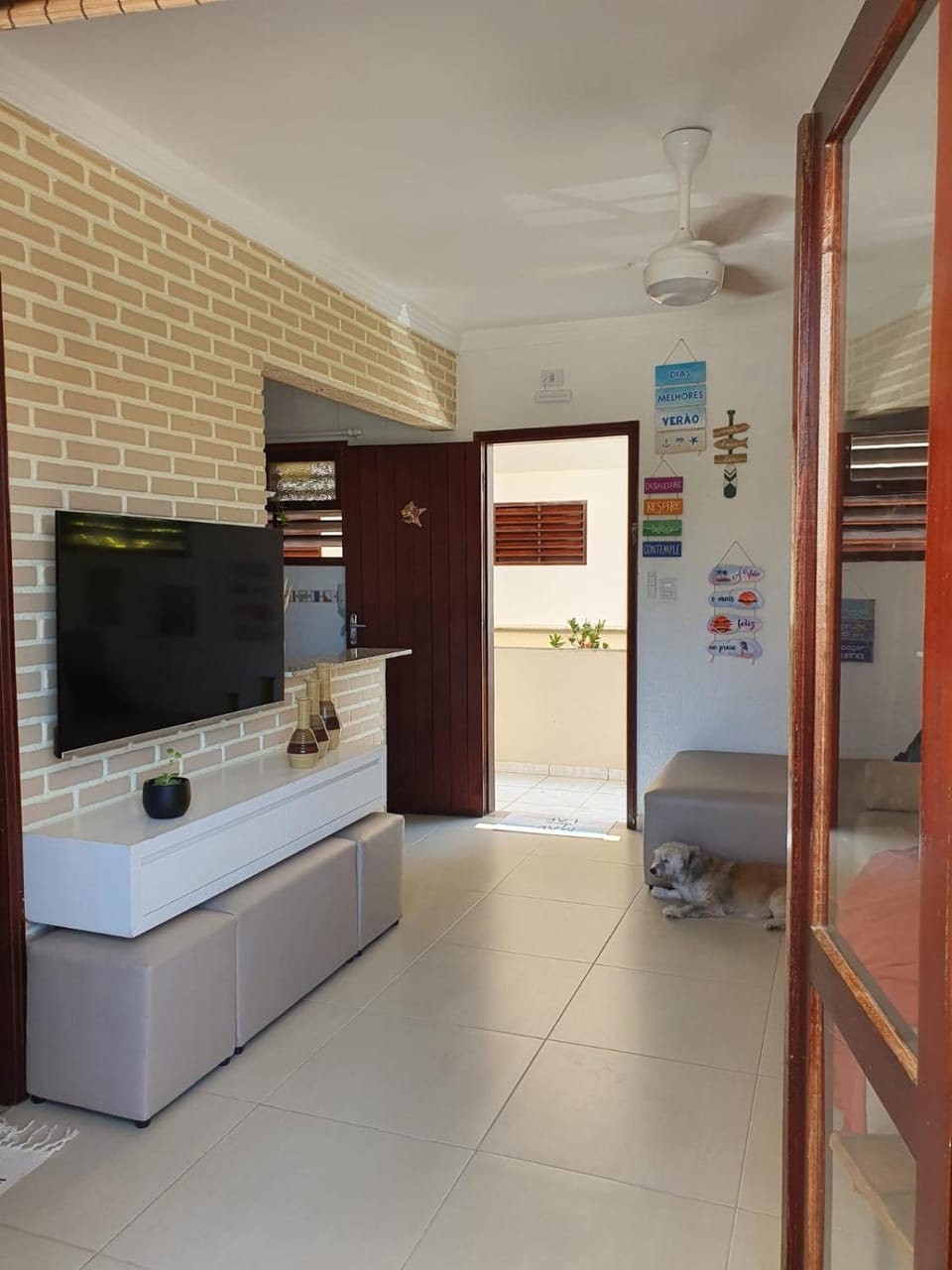 TV and multimedia, Living room, fireplace