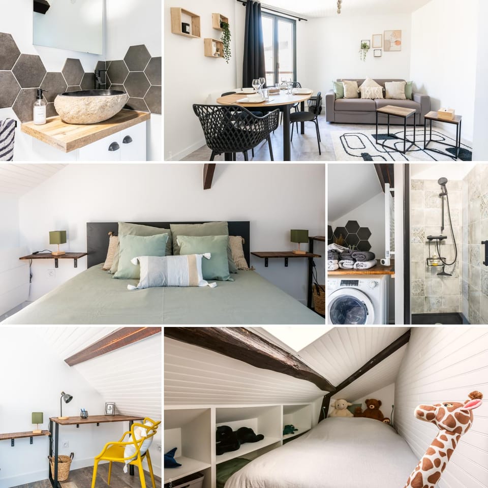 Bed, View (from property/room), Kitchen or kitchenette, Living room, Seating area, Dining area, Bedroom