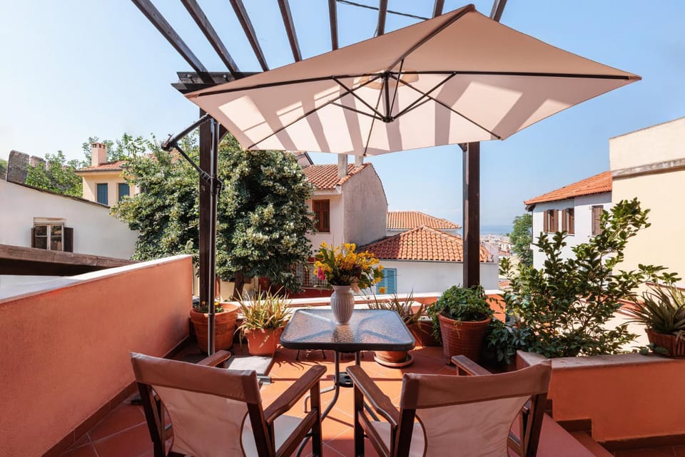 Centaurus Apartment in Old Town with a big Terrace and view to Olympus Mountain ! Apartment in Thessaloniki