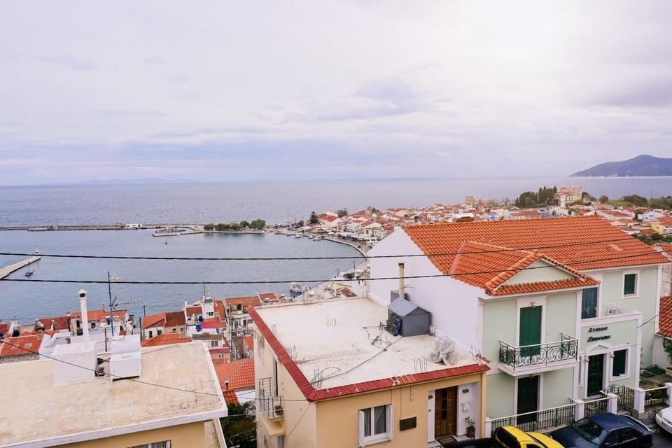 Nearby landmark, Balcony/Terrace, City view, Sea view