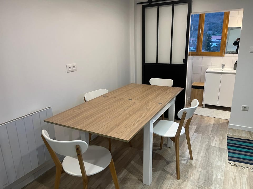 Seating area, Dining area