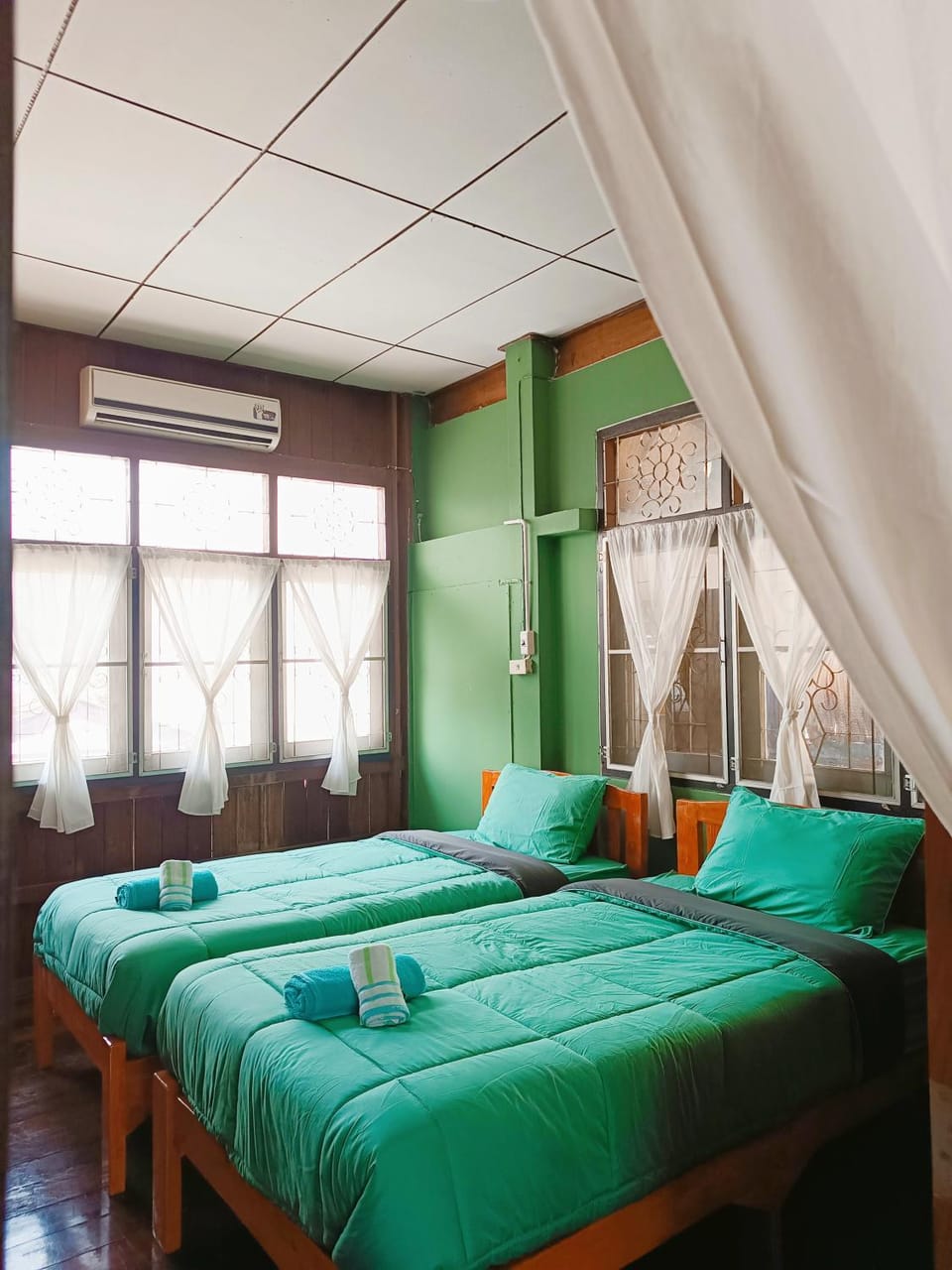 Bed, Photo of the whole room, Bedroom, bunk bed, towels, air conditioner