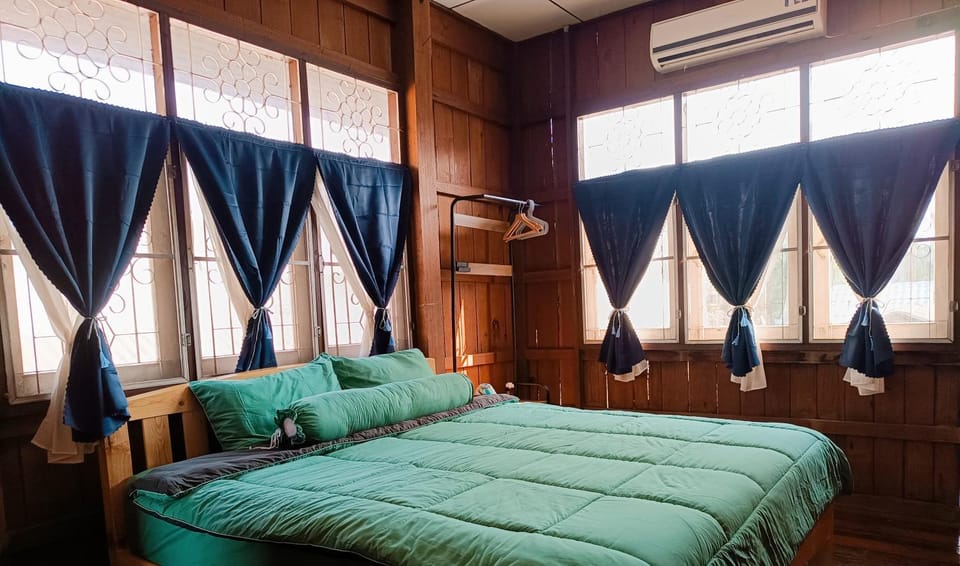 Bed, air conditioner