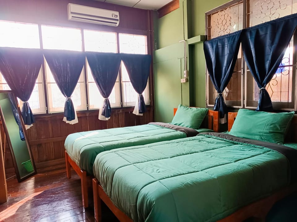 Bed, air conditioner