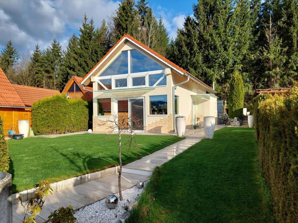 FERIENHAUS A&C DELUXE AM SEE House in Spielberg