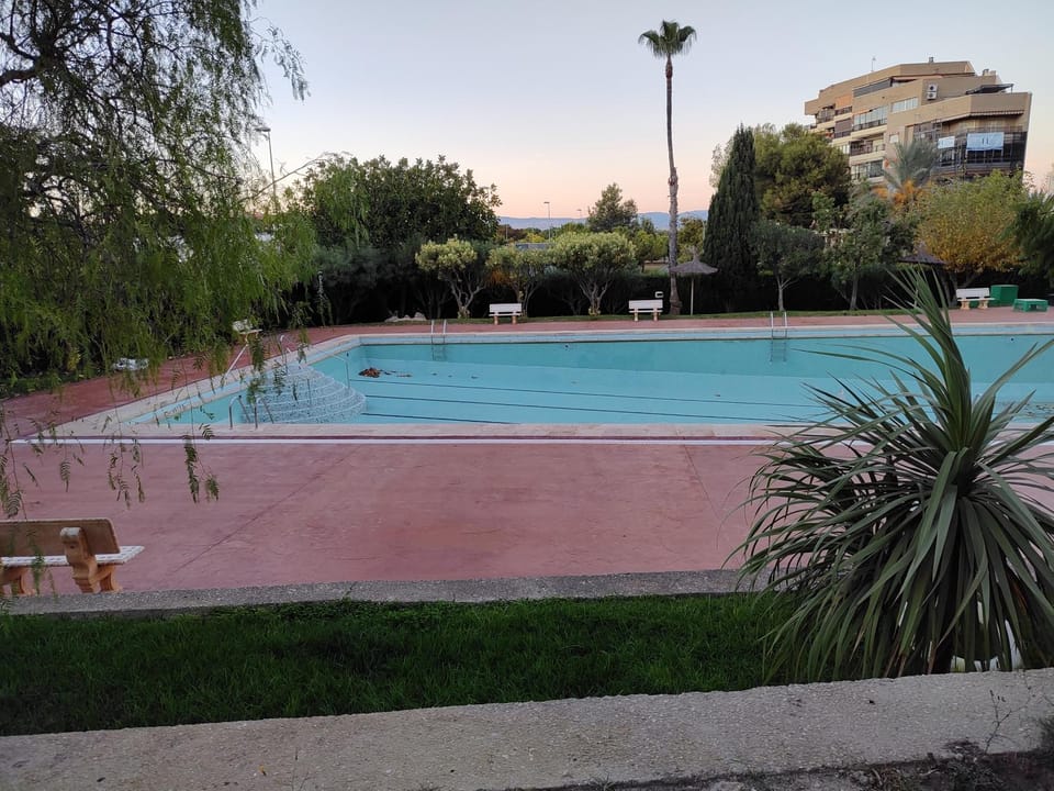 Swimming pool